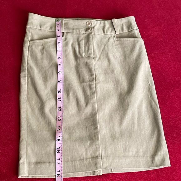 2 Papaya skirts & 1 Papaya shorts fit like XS. 1 H&M shorts fit like XS. All EUC - Picture 9 of 11